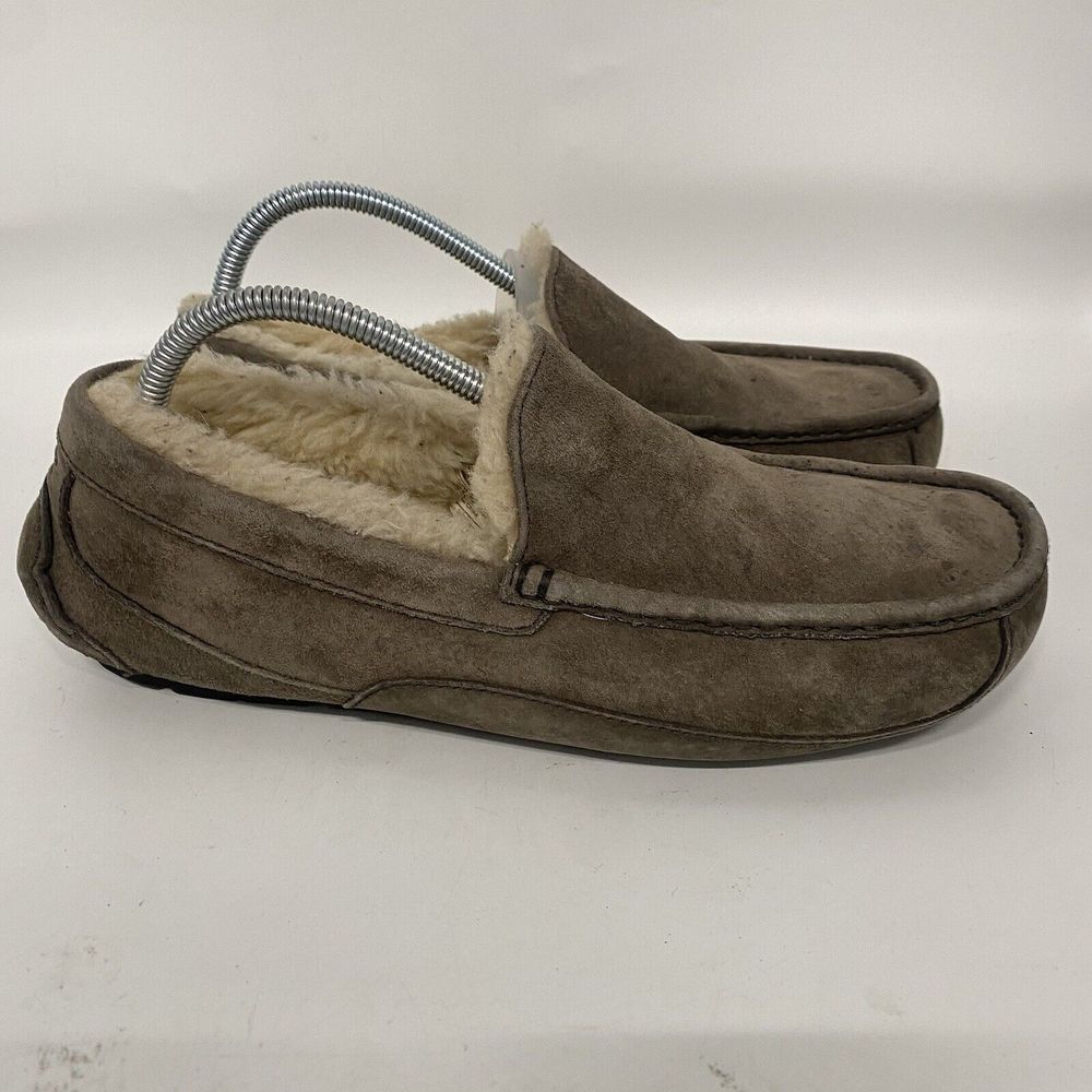 UGG Slippers Mens Size 10 Gray Suede  Slip On Loafer Sheepskin Lining 3615